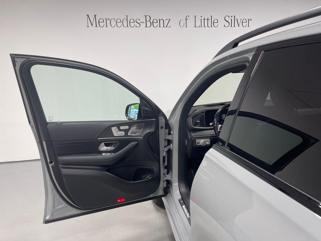 used 2024 Mercedes-Benz GLE 450 car, priced at $59,995