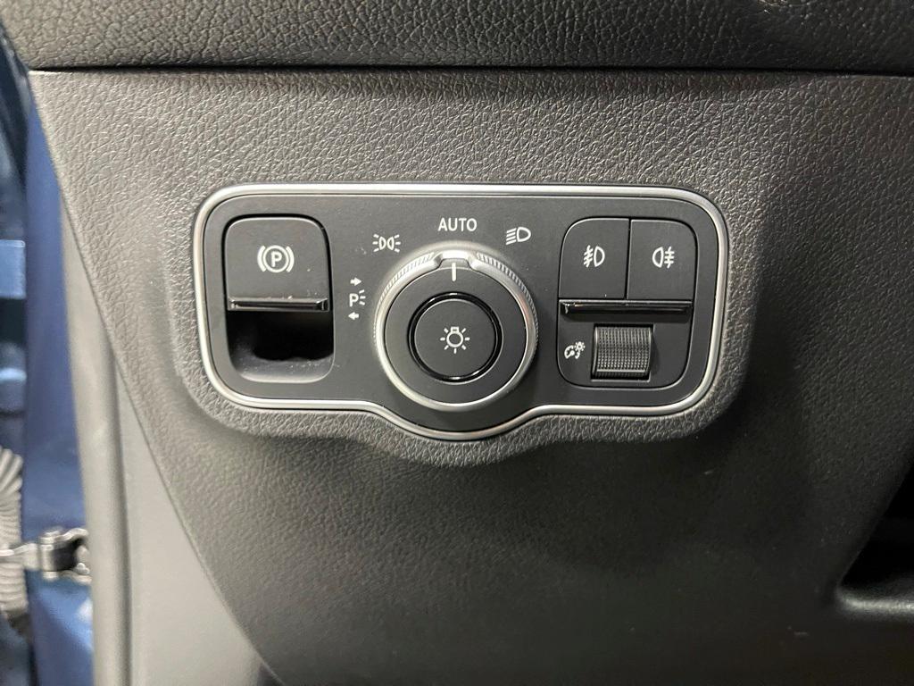 used 2022 Mercedes-Benz GLB 250 car, priced at $30,895