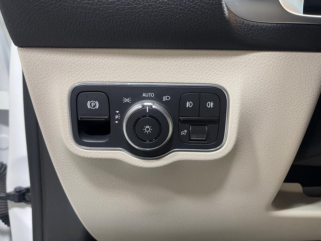 used 2021 Mercedes-Benz GLB 250 car, priced at $28,295