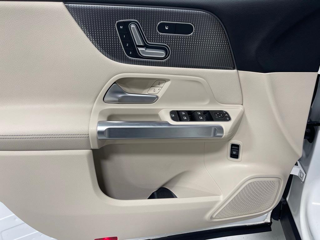 used 2021 Mercedes-Benz GLB 250 car, priced at $28,295