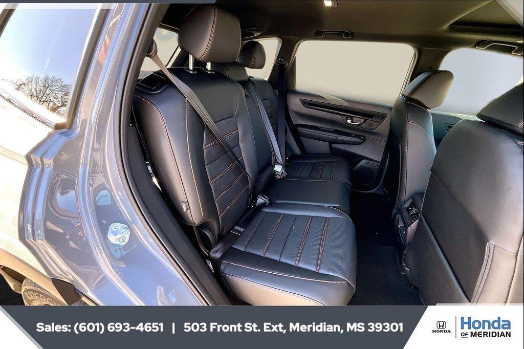 new 2026 Honda CR-V Hybrid car, priced at $38,592