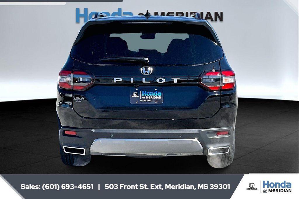 new 2026 Honda Pilot car, priced at $44,673