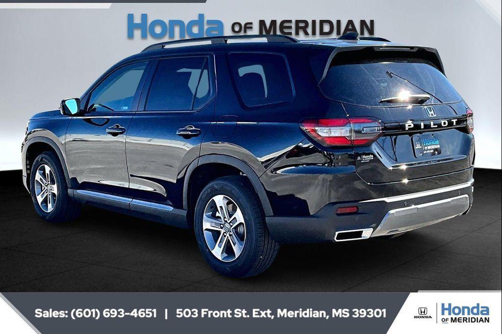 new 2026 Honda Pilot car, priced at $44,673