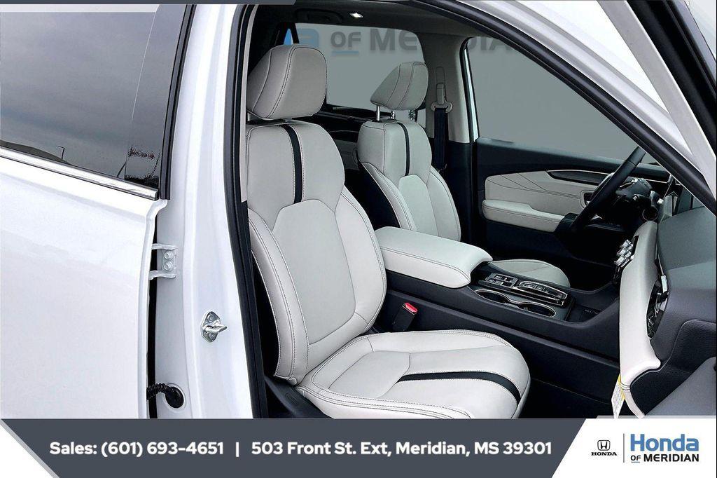 new 2026 Honda Pilot car, priced at $51,641