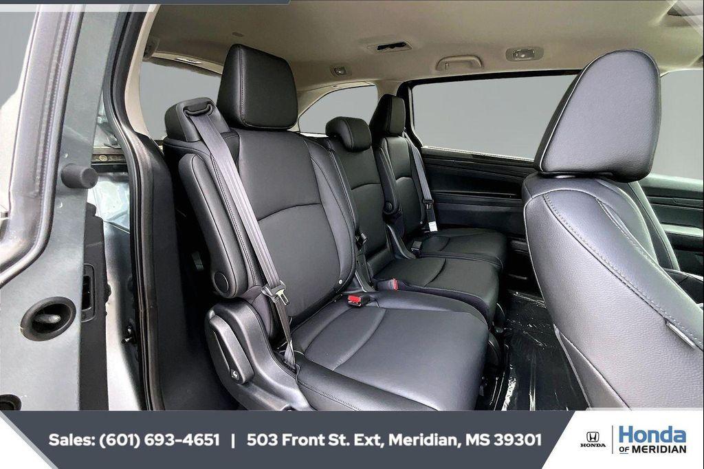 new 2026 Honda Odyssey car, priced at $43,683