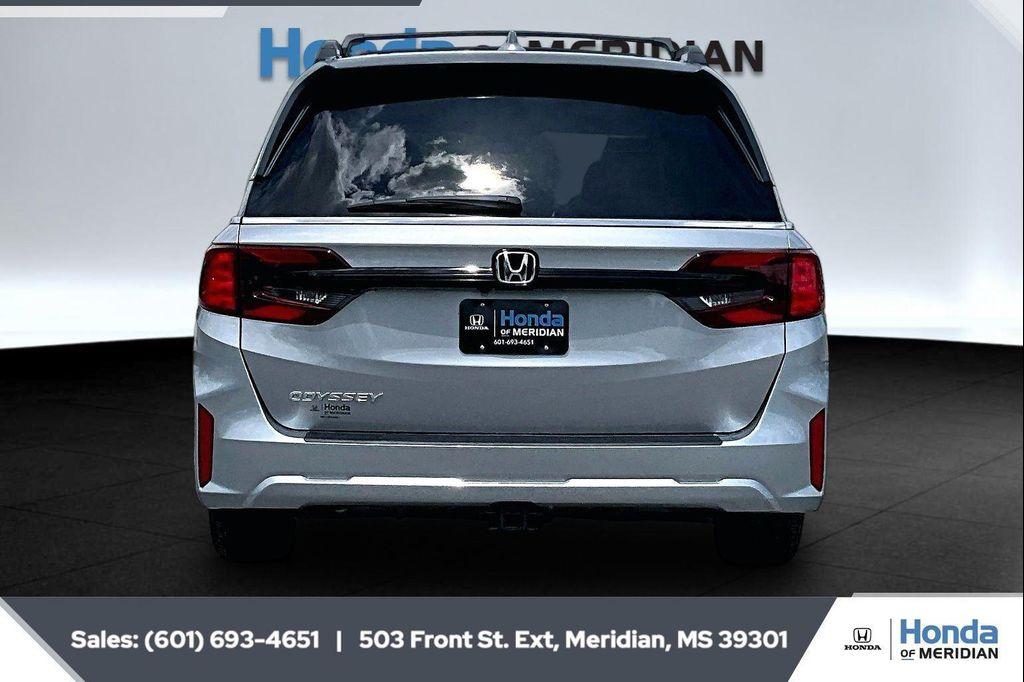 new 2026 Honda Odyssey car, priced at $43,683