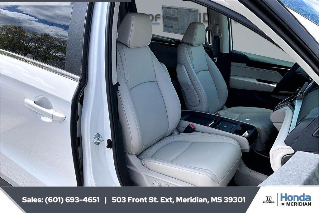 new 2026 Honda Odyssey car, priced at $45,340