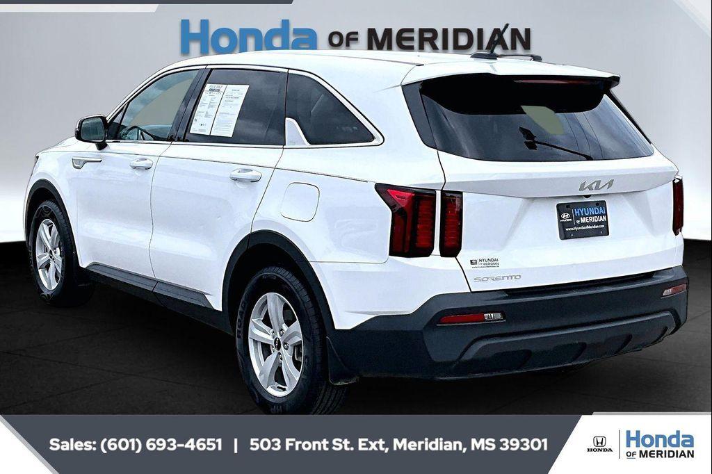 used 2023 Kia Sorento car, priced at $22,300