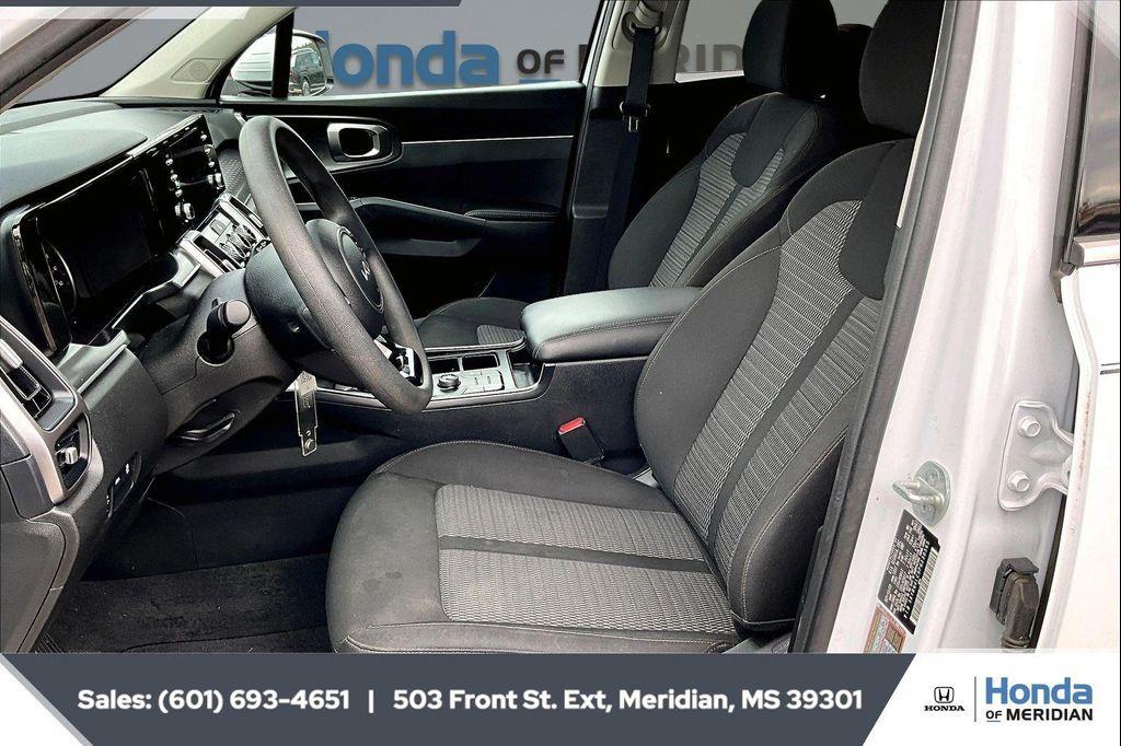used 2023 Kia Sorento car, priced at $22,300