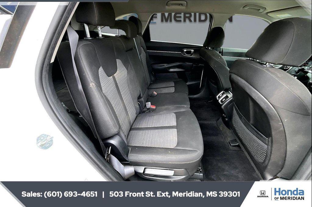 used 2023 Kia Sorento car, priced at $22,300