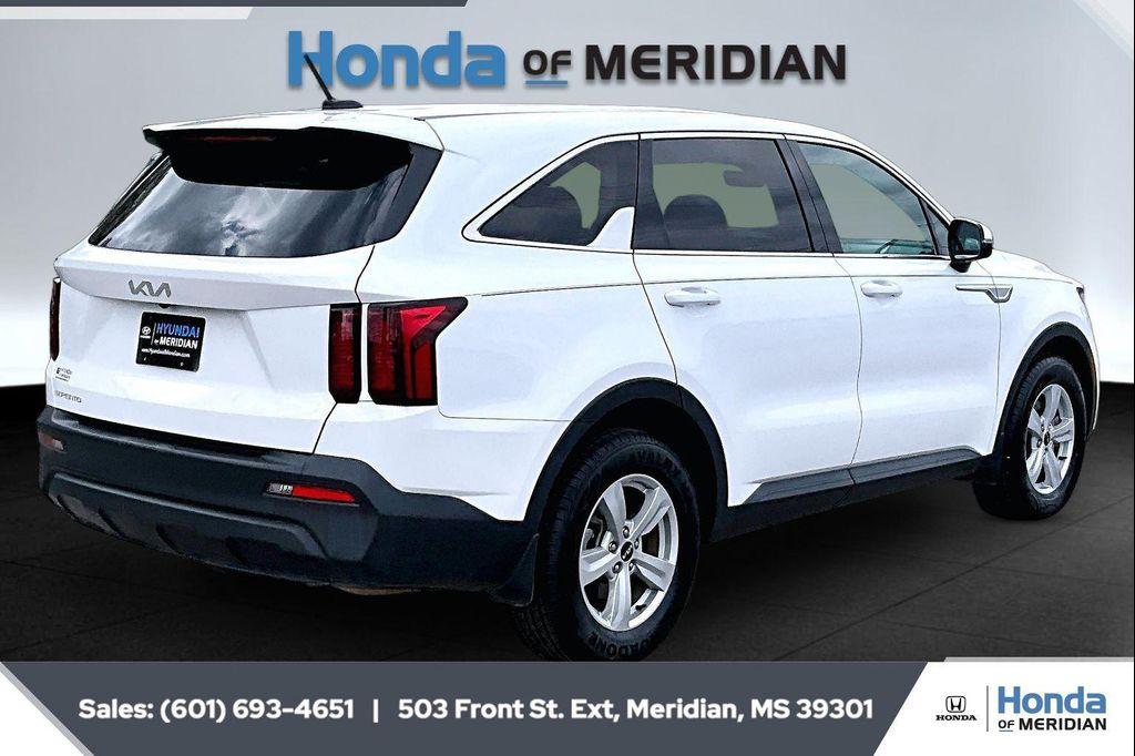 used 2023 Kia Sorento car, priced at $22,300