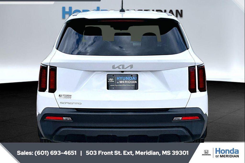 used 2023 Kia Sorento car, priced at $22,300