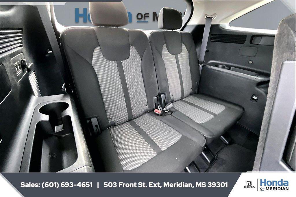 used 2023 Kia Sorento car, priced at $22,300