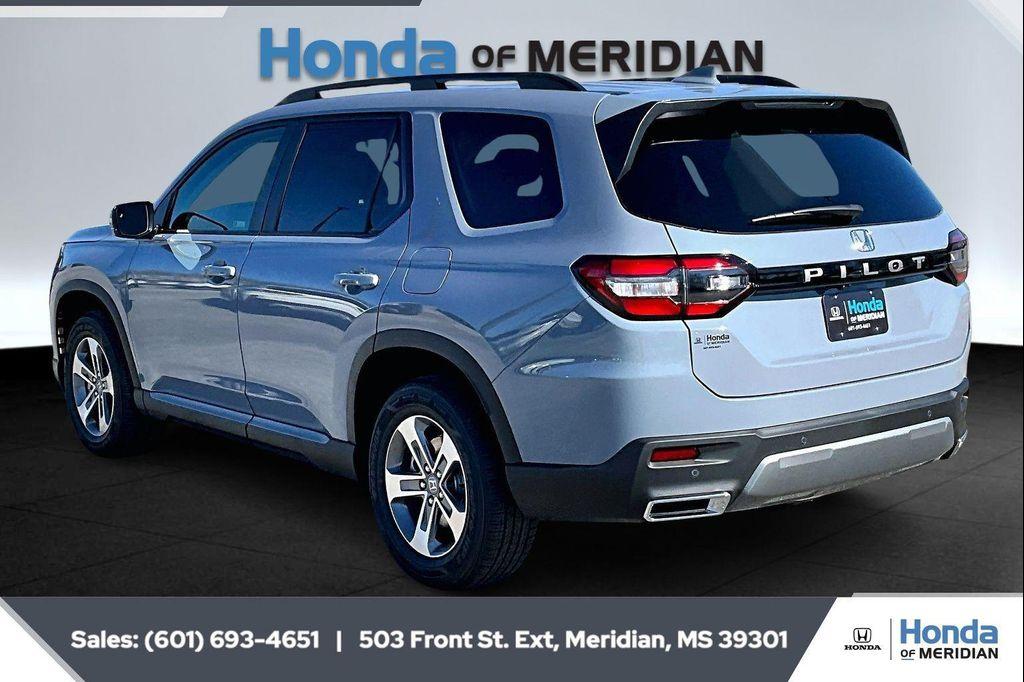 new 2026 Honda Pilot car, priced at $45,707