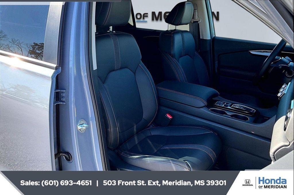 new 2026 Honda Pilot car, priced at $45,707