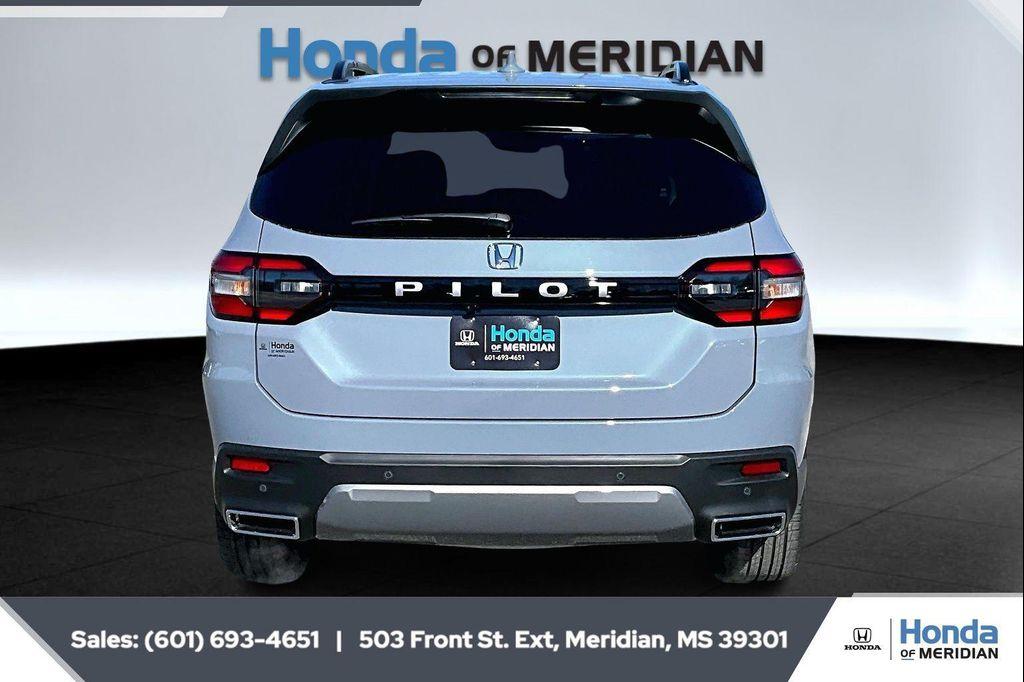 new 2026 Honda Pilot car, priced at $45,707