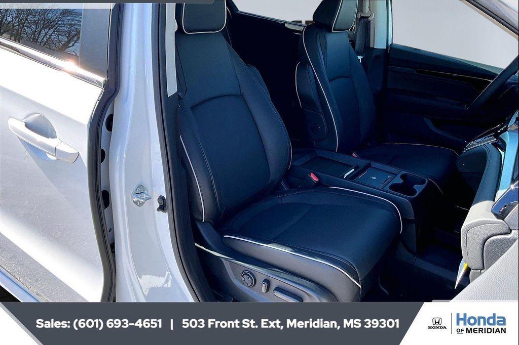 new 2026 Honda Odyssey car, priced at $46,533