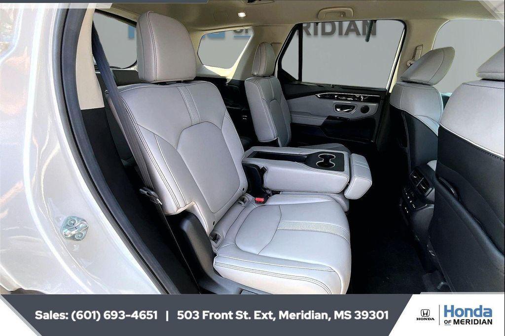 used 2025 Honda Pilot car, priced at $40,900