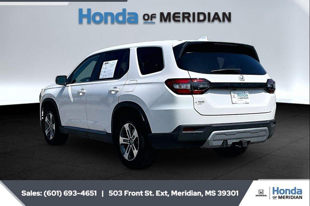 used 2025 Honda Pilot car, priced at $40,900