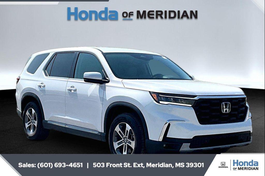 used 2025 Honda Pilot car, priced at $40,900
