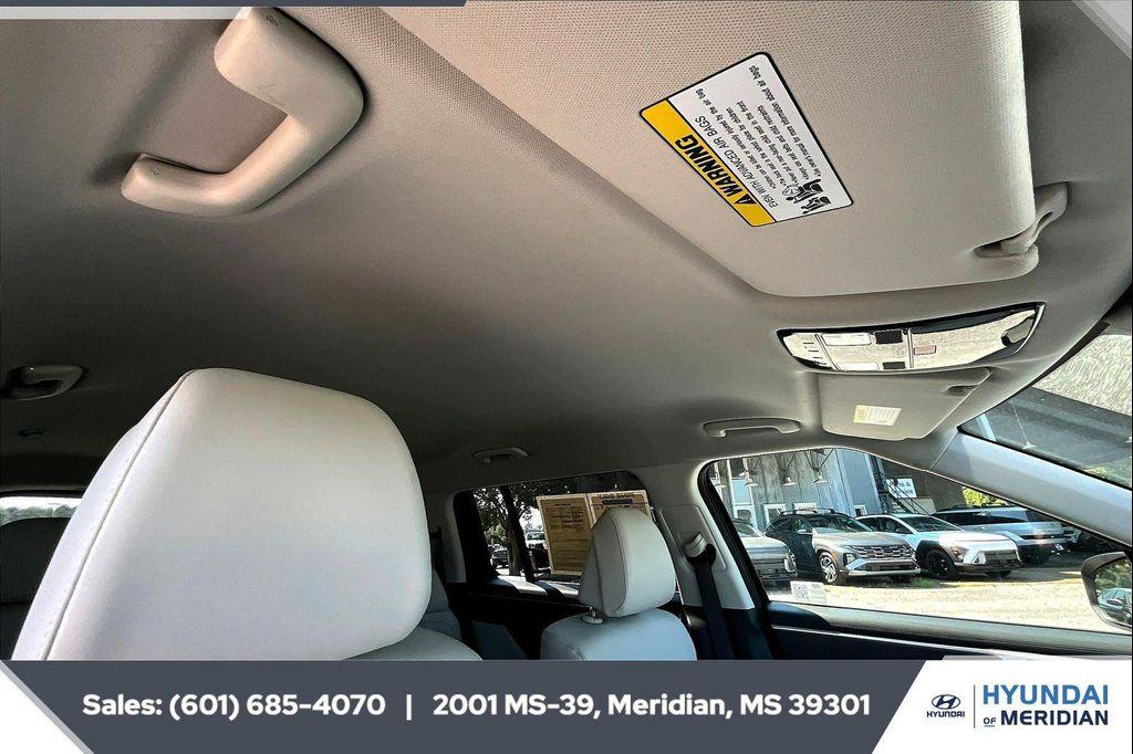 used 2025 Hyundai Santa Fe car, priced at $31,900