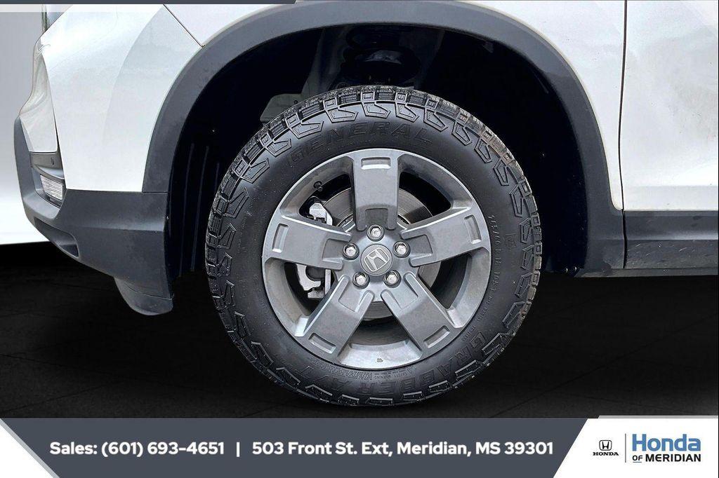 used 2025 Honda Ridgeline car, priced at $39,900