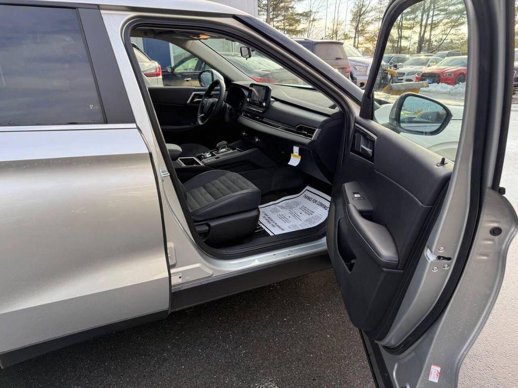 used 2024 Mitsubishi Outlander car, priced at $27,999