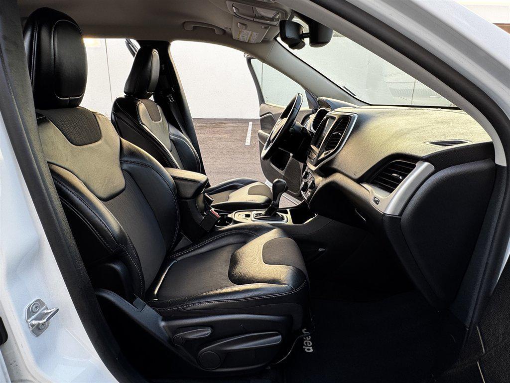 used 2018 Jeep Cherokee car, priced at $10,990