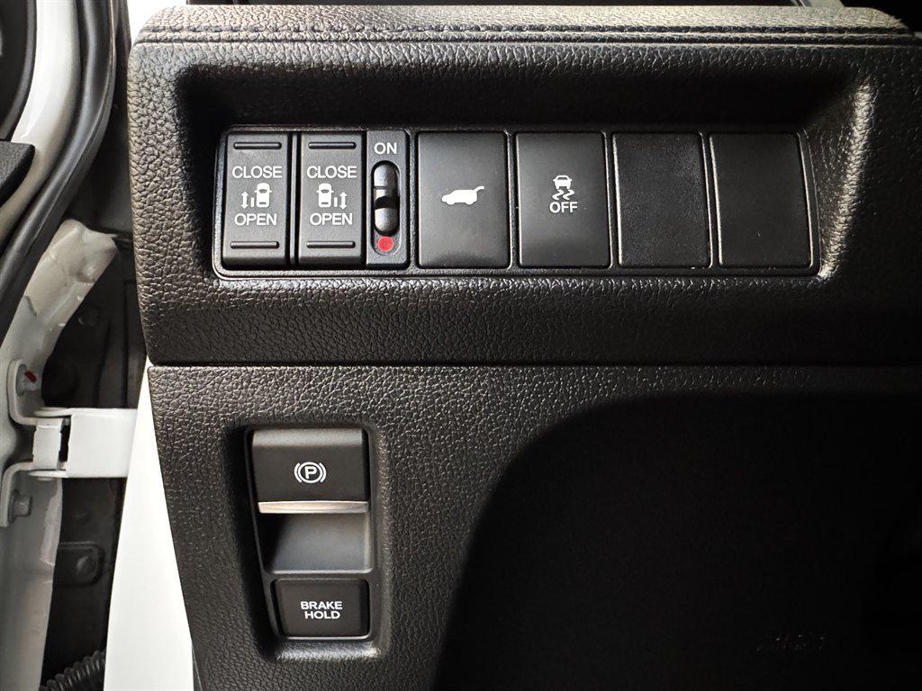 used 2025 Honda Odyssey car, priced at $29,990