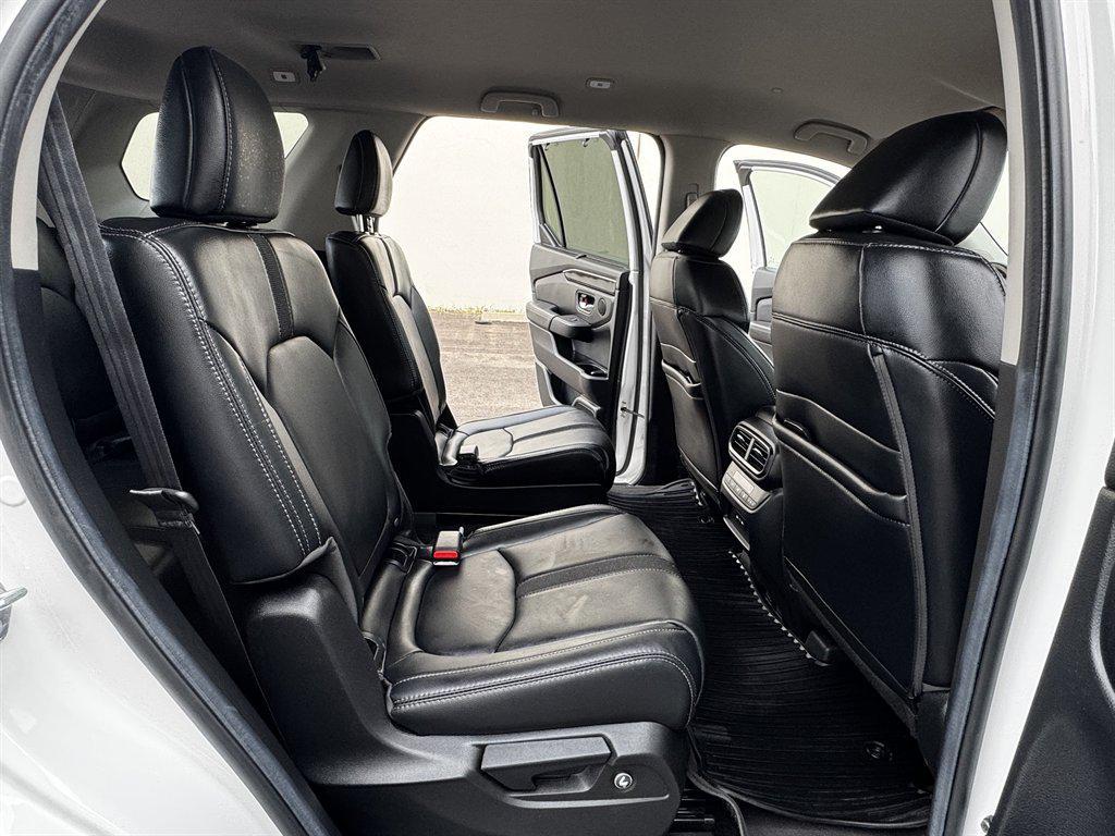 used 2025 Honda Pilot car, priced at $29,990