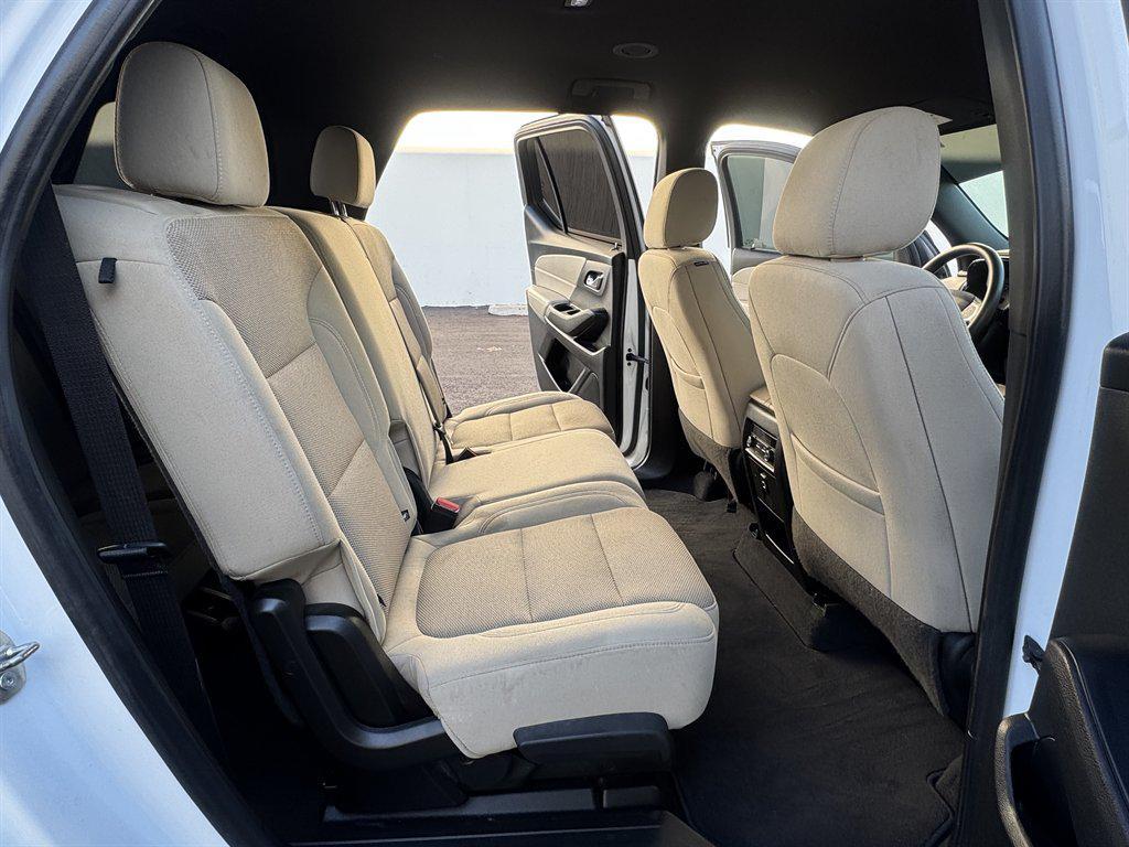 used 2022 Chevrolet Traverse car, priced at $18,990