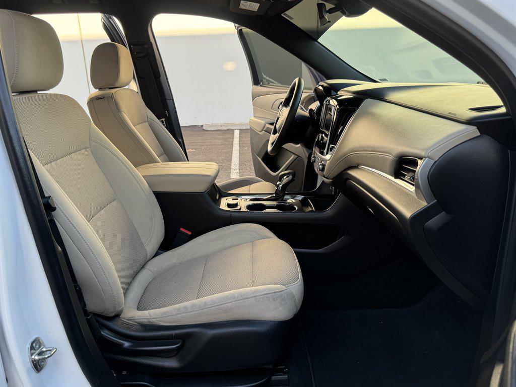 used 2022 Chevrolet Traverse car, priced at $18,990