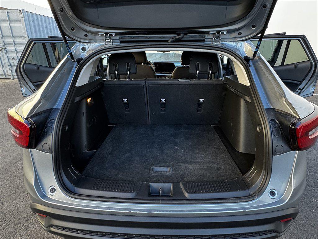 used 2024 Chevrolet Trax car, priced at $14,990