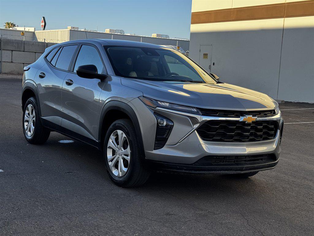 used 2024 Chevrolet Trax car, priced at $14,990