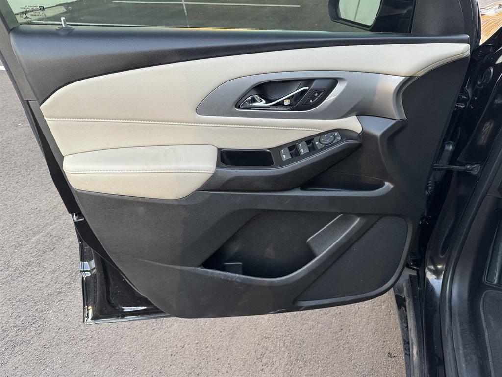 used 2022 Chevrolet Traverse car, priced at $19,990