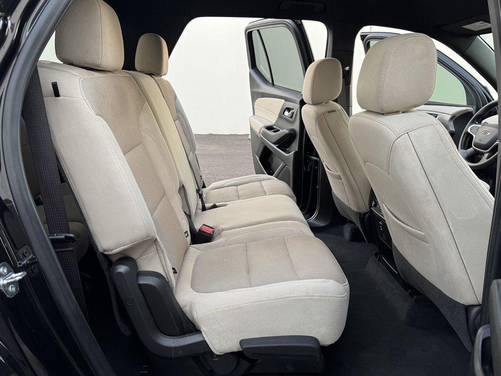 used 2022 Chevrolet Traverse car, priced at $19,990