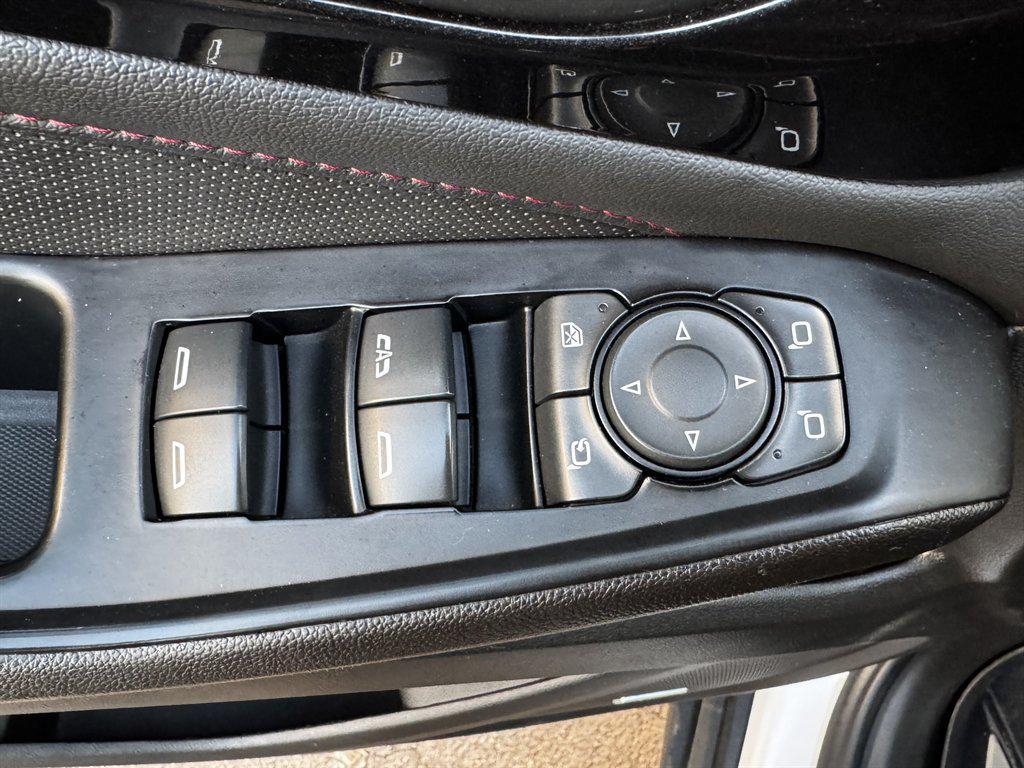 used 2023 Chevrolet Traverse car, priced at $19,990