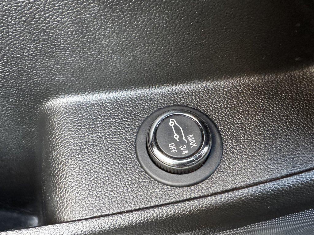 used 2023 Chevrolet Traverse car, priced at $19,990