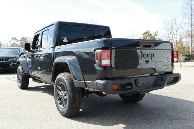 new 2026 Jeep Gladiator car, priced at $43,421