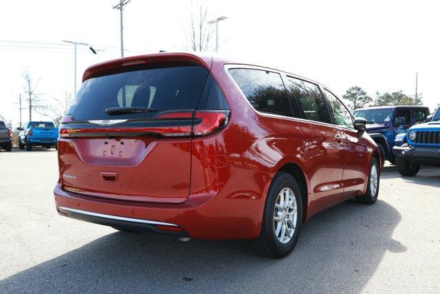 new 2026 Chrysler Pacifica car, priced at $36,532
