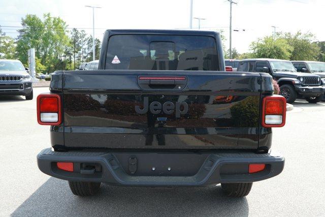 new 2026 Jeep Gladiator car, priced at $45,534