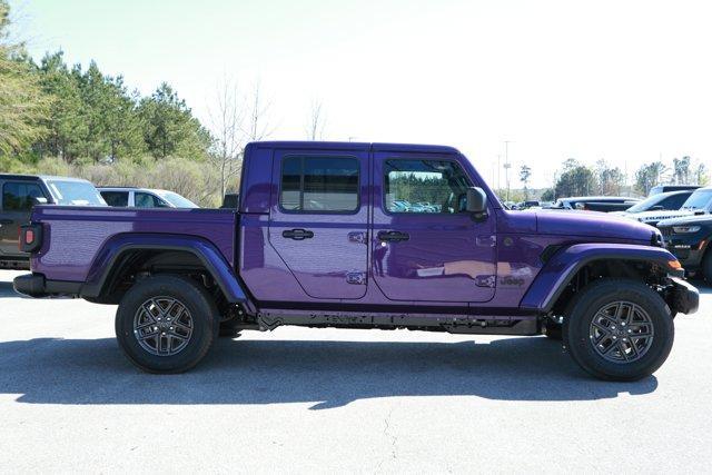 new 2026 Jeep Gladiator car, priced at $44,651