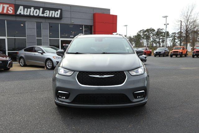 used 2022 Chrysler Pacifica car, priced at $17,990