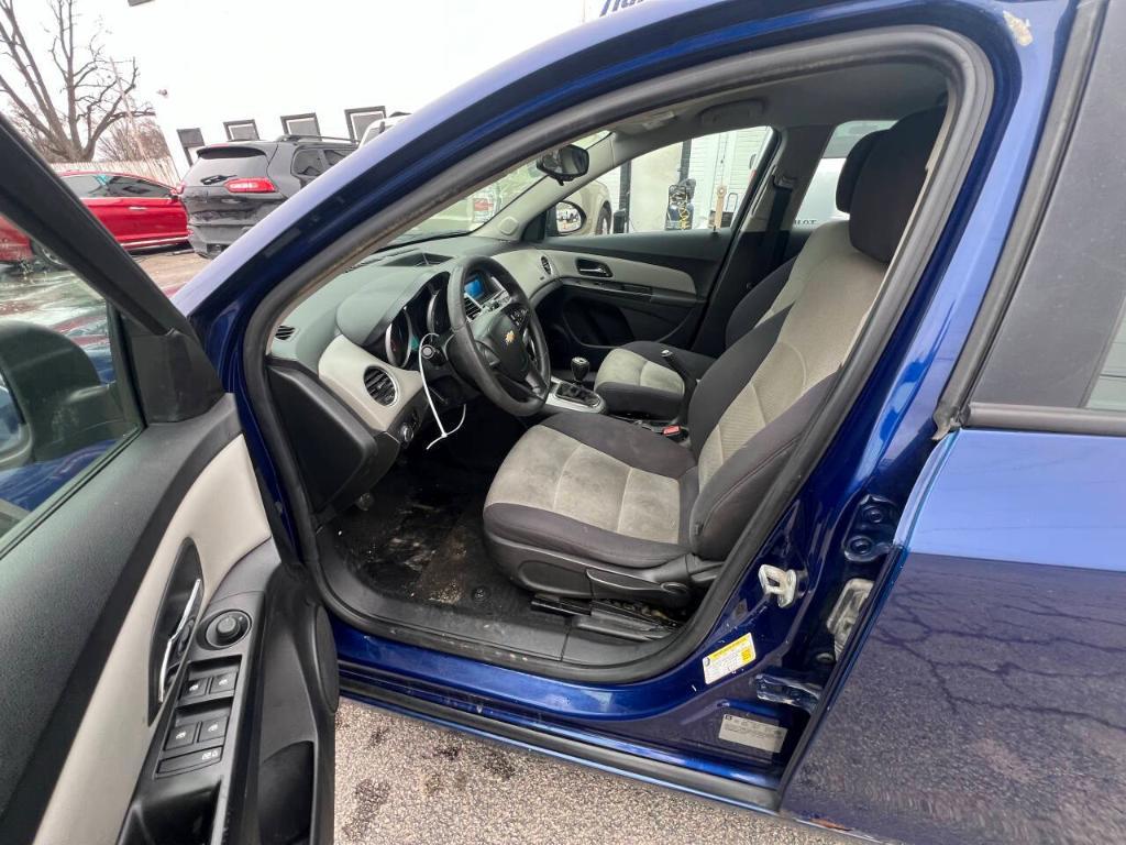 used 2013 Chevrolet Cruze car, priced at $2,995