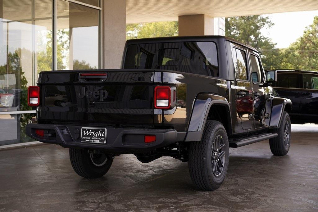 new 2025 Jeep Gladiator car, priced at $45,799