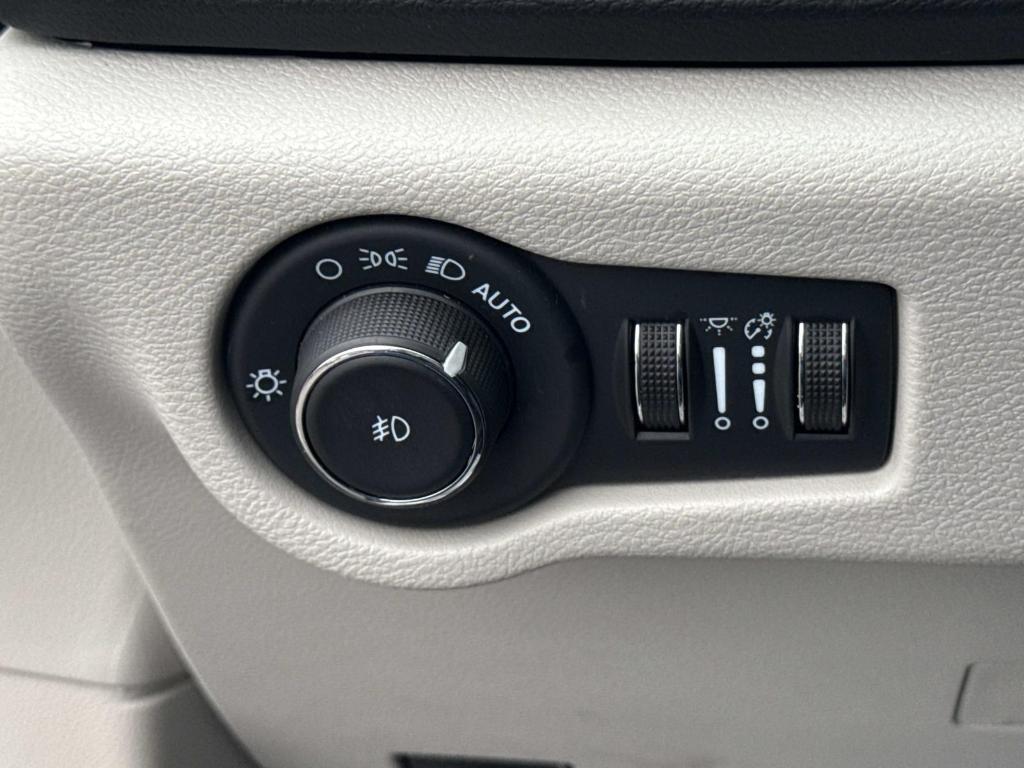 used 2024 Chrysler Pacifica car, priced at $30,600