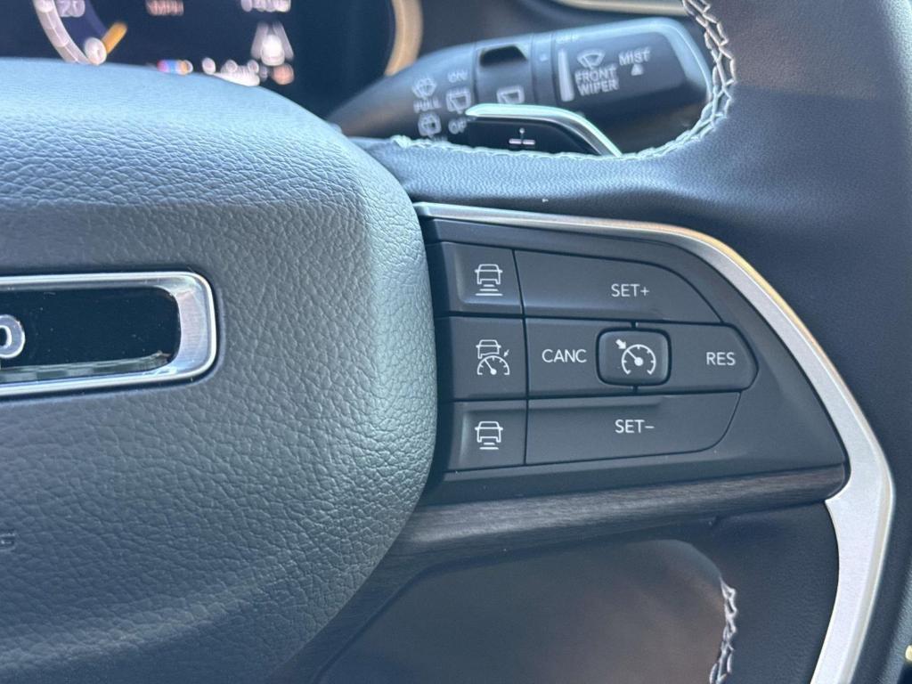 new 2025 Jeep Grand Cherokee L car, priced at $43,922