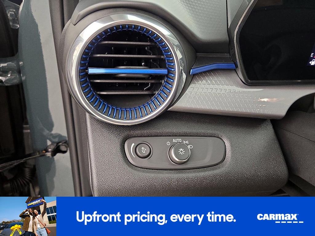 used 2025 Chevrolet Trax car, priced at $22,998