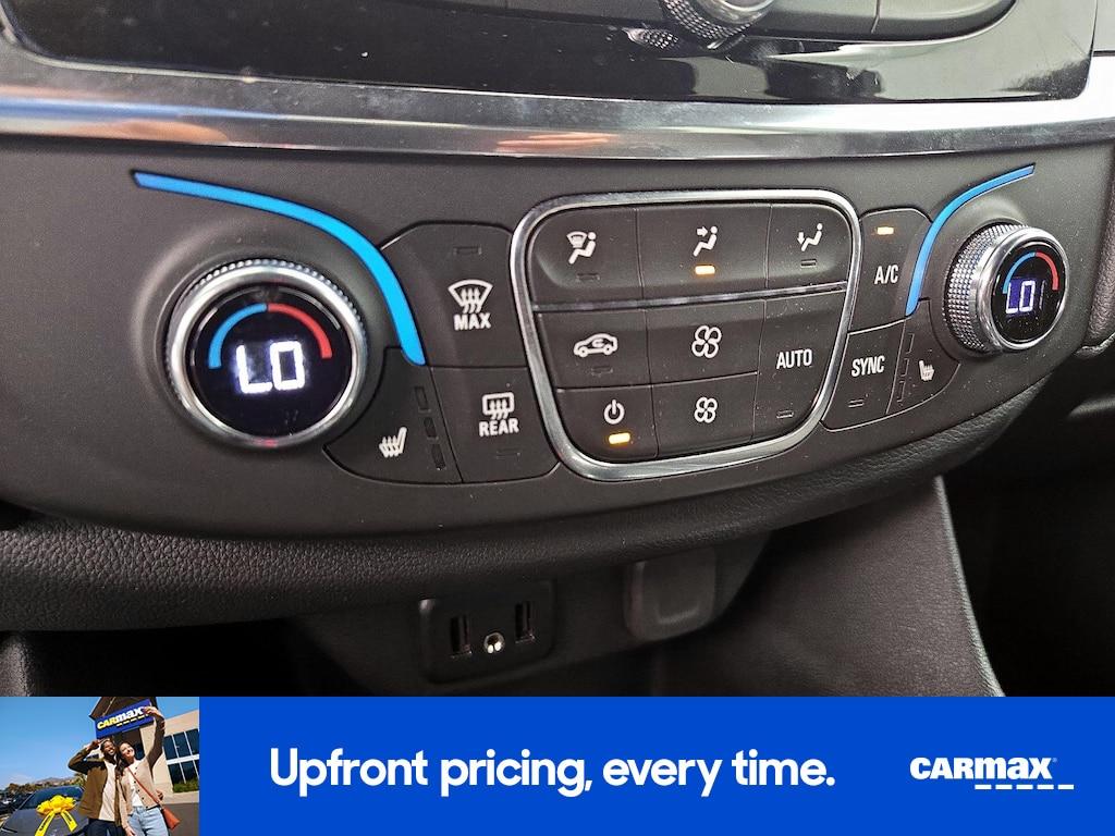 used 2023 Chevrolet Traverse car, priced at $30,998