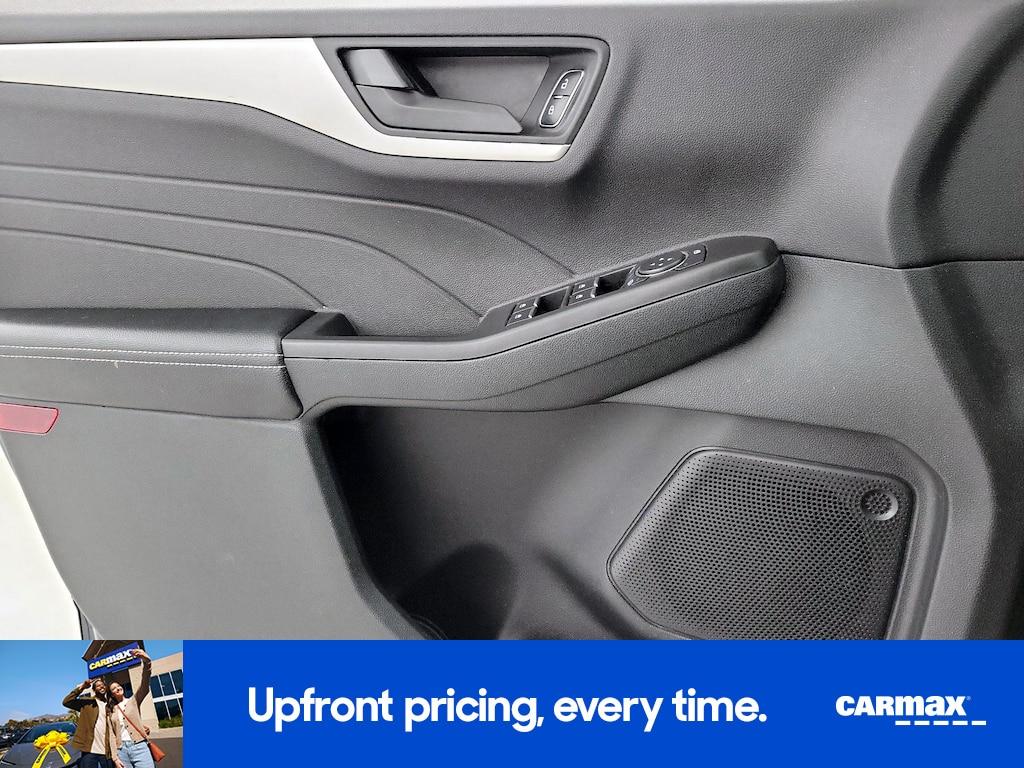 used 2022 Ford Escape car, priced at $20,998